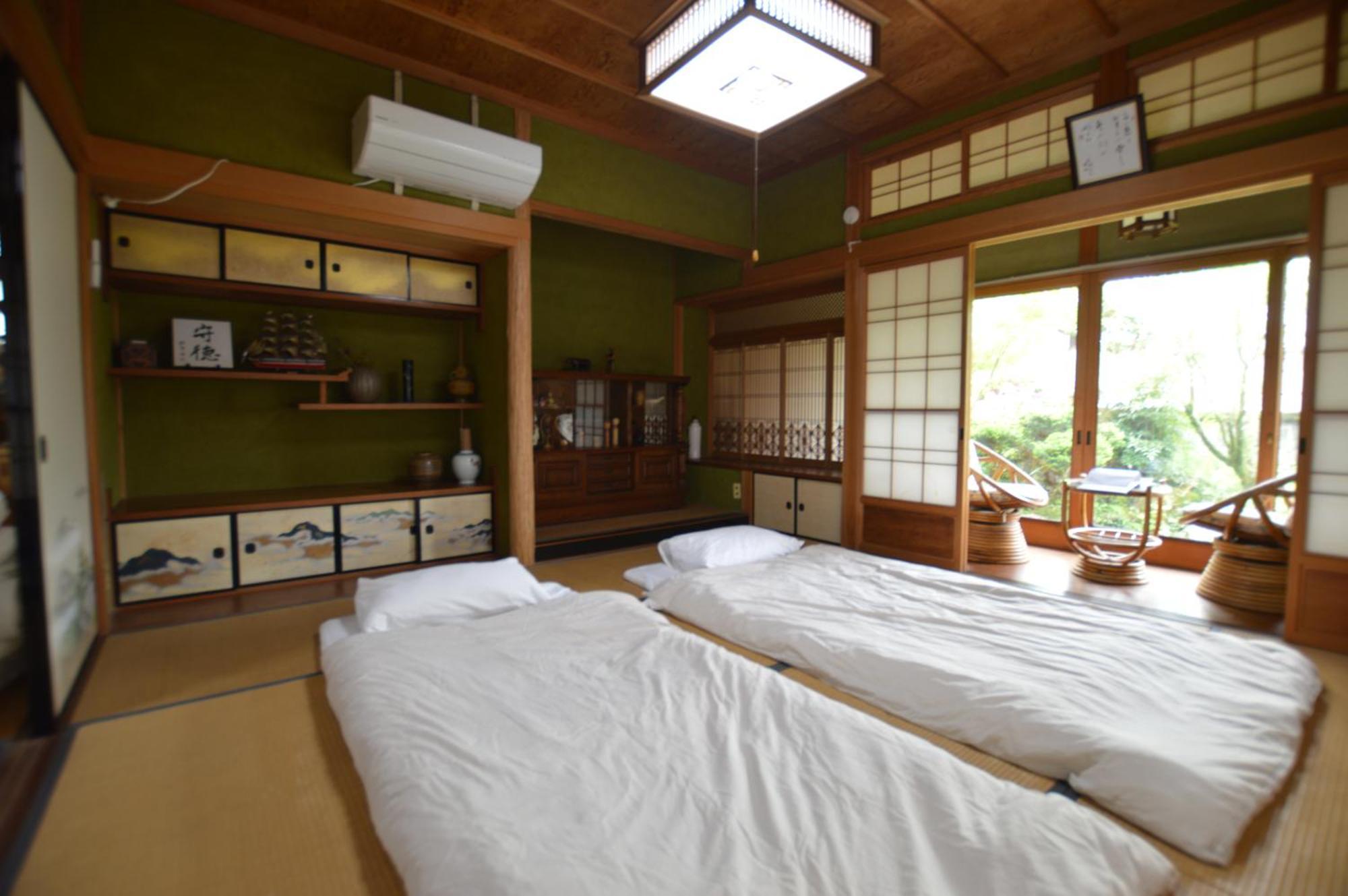 Guest House Ilonggo Tsu Eksteriør bilde