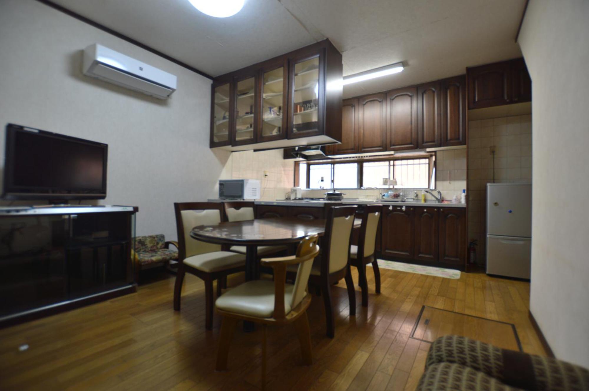 Guest House Ilonggo Tsu Eksteriør bilde