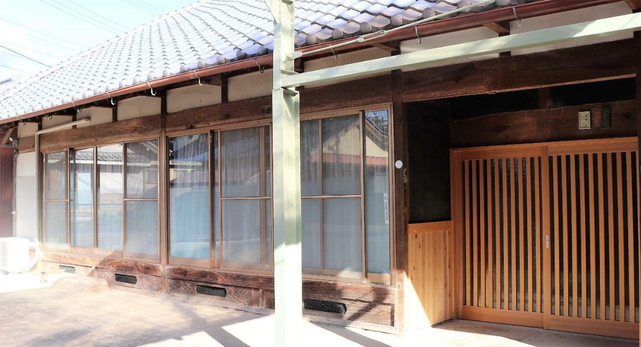 Guest House Ilonggo Tsu Eksteriør bilde
